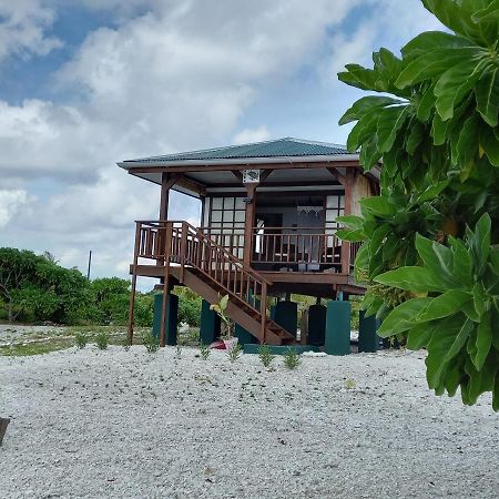Fafapiti Lodge Факарава Екстериор снимка
